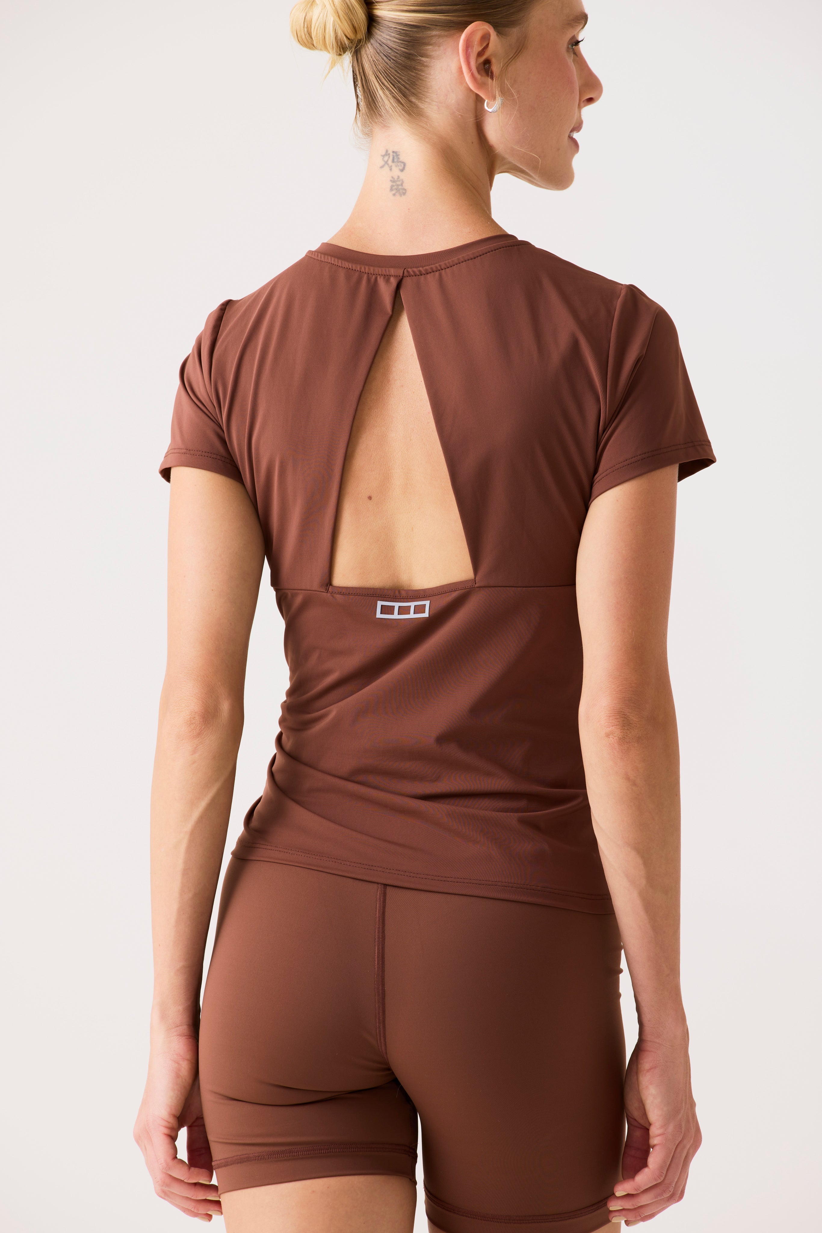 T-Shirt Triangulo Movemente - Avelã
